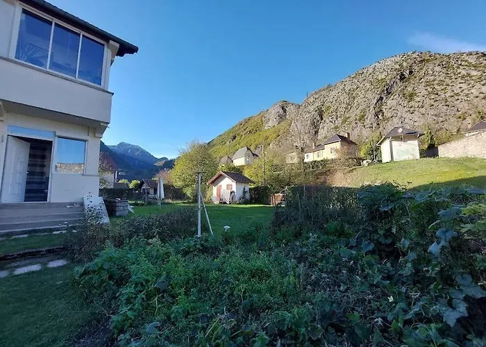 Beau Jardin Proche Randonnée Calme Plain Pied