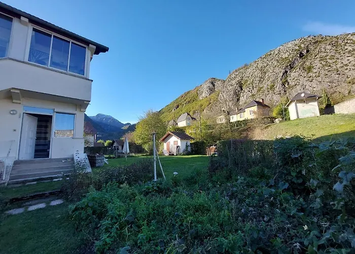 Beau Jardin Proche Randonnée Calme Plain Pied *